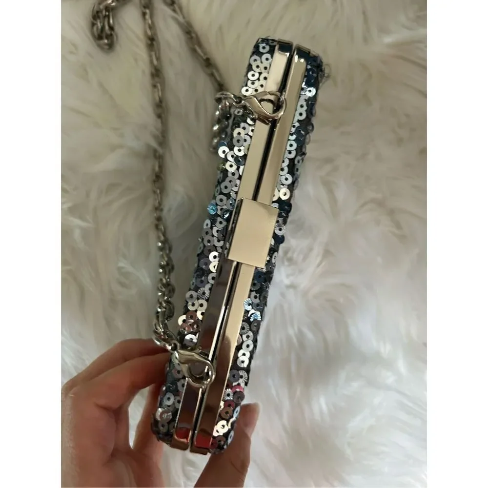 White House black market clutch